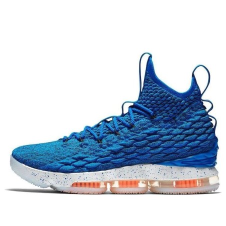 Nike LeBron 15 - Semelle à Traction Multidirectionnelle Optimale