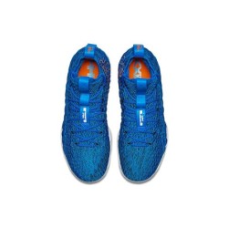 Nike LeBron 15 - Semelle à Traction Multidirectionnelle Optimale